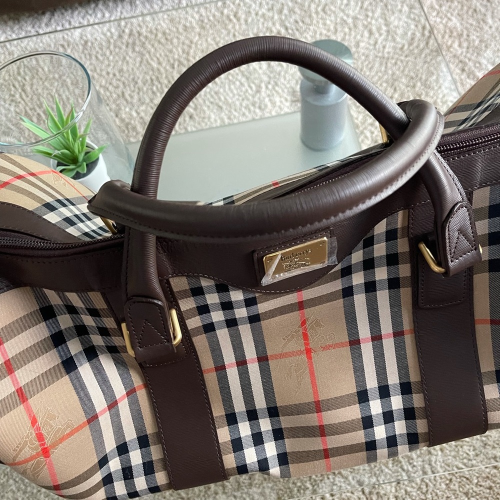 Burberry’s Boston travel bag - Picture 3 of 10